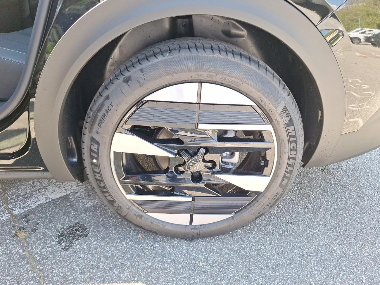 Peugeot 408 hybrid 145ch gt e-dcs6 — photo 11