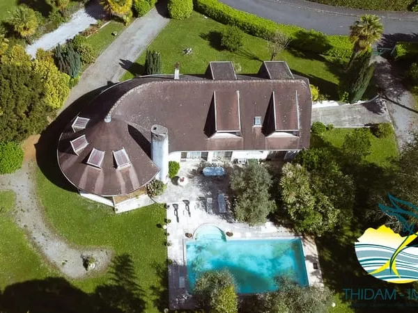 Maison de 260m2 - NAY