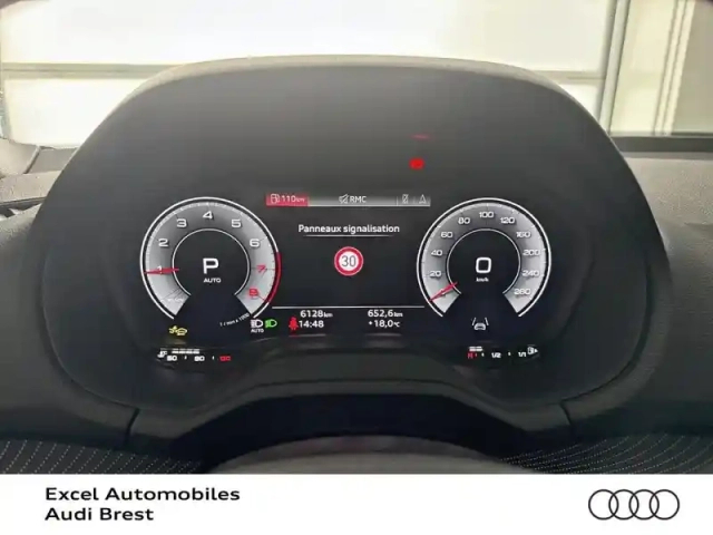 Audi Q2 35 tfsi 150ch s line plus s tronic 7 — photo 11