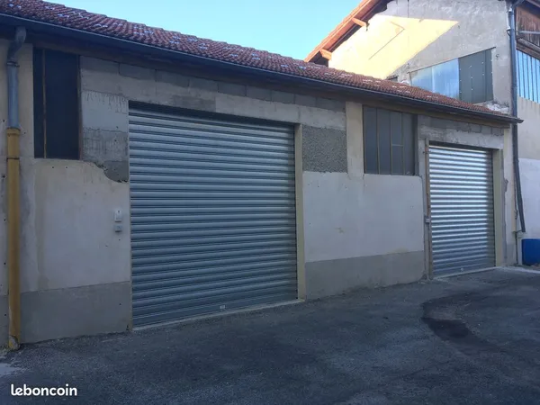 Garage local entrepot 69 m² à louer à Romans