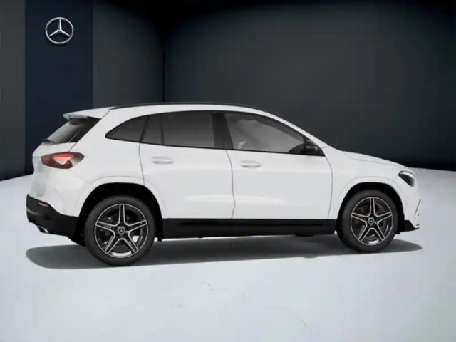Mercedes Gla 180 d amg line — photo 20