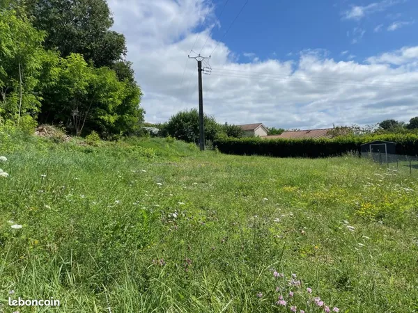 Terrain 695 m² Clesse