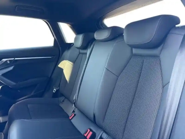 Audi A3 sportback 1.5 tfsi e 204ch phev s line s tronic 6 — photo 8