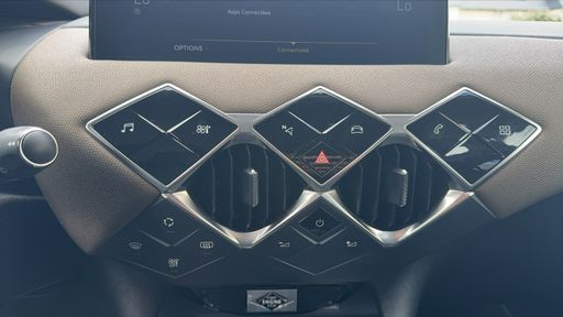 DS DS3 Crossback 1.5 BlueHDi 130 EAT8 - Grand Chic – 2019 – 106360 km – Diesel – Boîte Automatique — photo 15