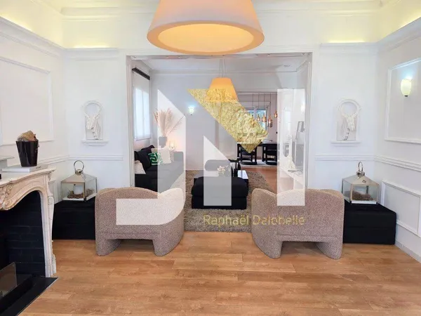 Maison 9 pièces 225 m²