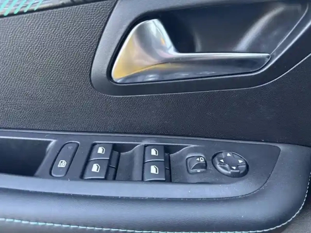 Peugeot 208 puretech 100 s&amp;s bvm6 — photo 18