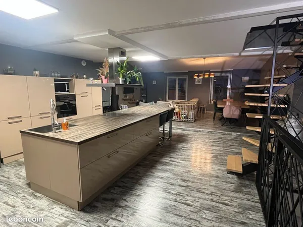 Maison de village 112 m² - Vue Rhône, Pièce de vie 60 m², Terrasse 27 m², Garage 50 m²