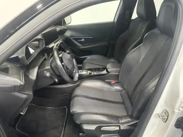 Peugeot 2008 e- 136ch gt — photo 9