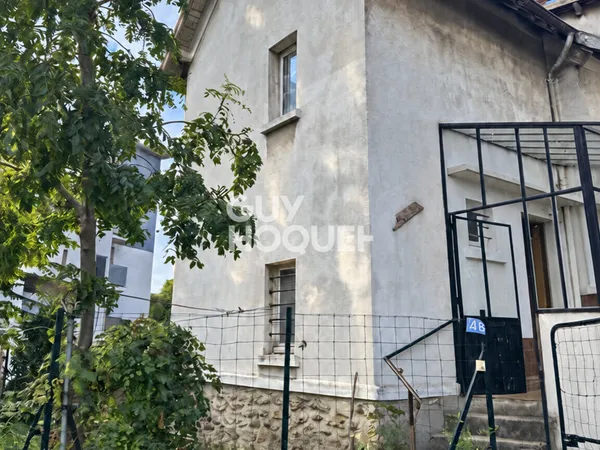 MONTREUIL - MAISON À RÉNOVER AVEC FORT POTENTIEL