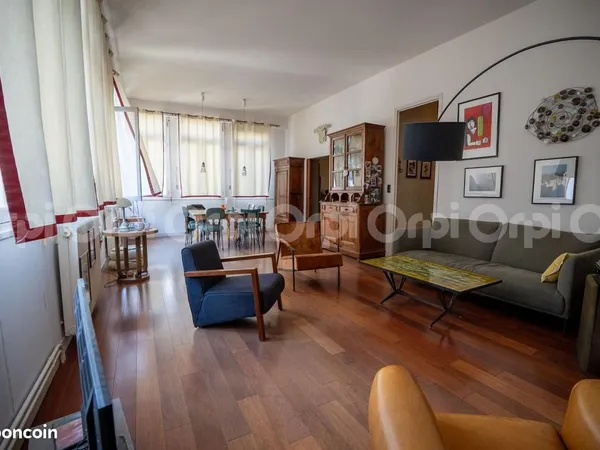 Loft 5 pièces 140 m²