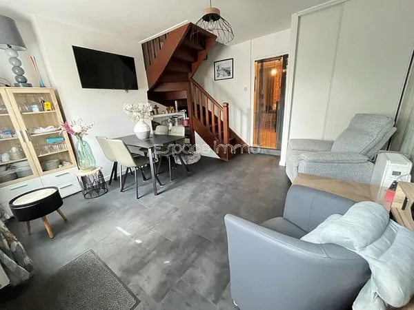 MAISON AVEC JARDIN, ATELIER ET CAVE - MALAUNAY CENTRE - 105,81 m²