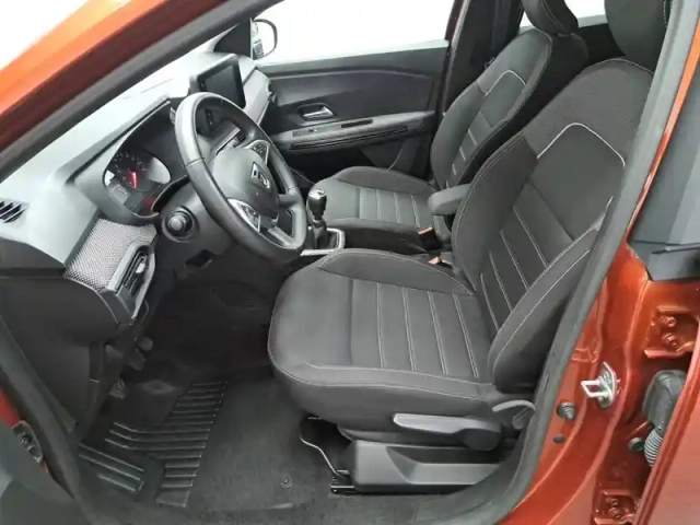 Dacia Jogger tce 110 7 places — photo 29