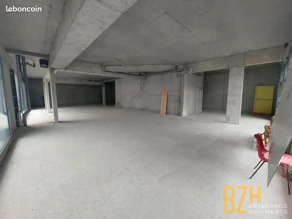 Local commercial 220 m² LORIENT