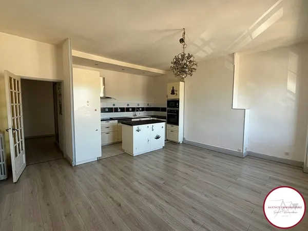 Appartement T3 60m² centre-ville - SAINT AMAND MONTROND