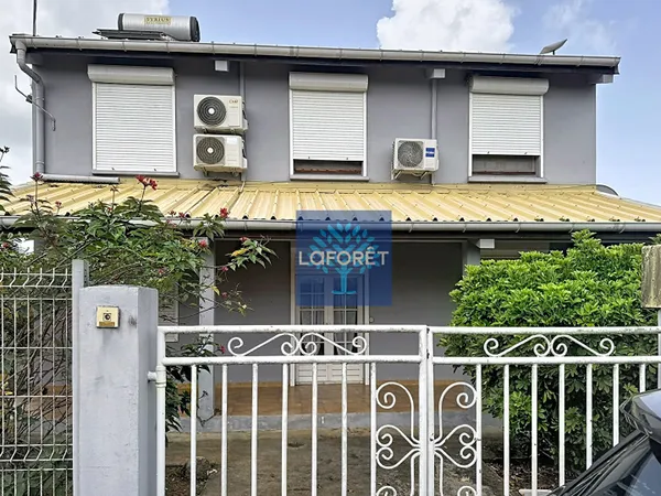 A vendre : Maison T6 sur deux niveaux au Lamentin