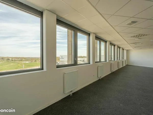 Bureau 93 m²