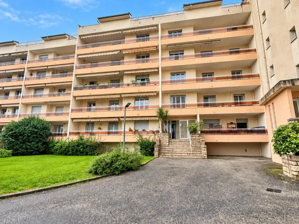 MONTÉLIMAR - APPARTEMENT DE 105 M² AVEC GRANDE TERRASSE, GARAGE ET CAVE