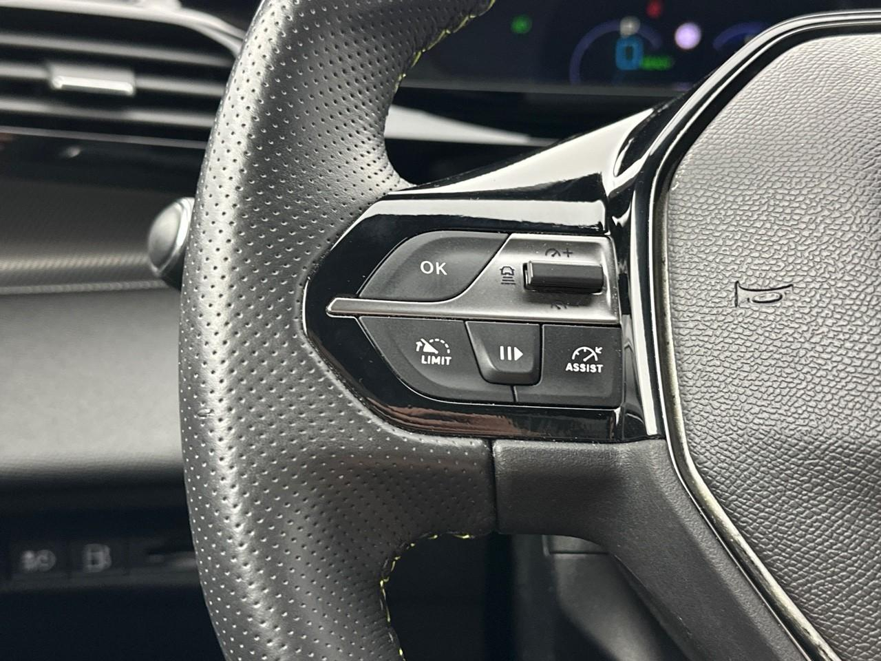 Peugeot 308 phev 180 e-eat8 gt — photo 21