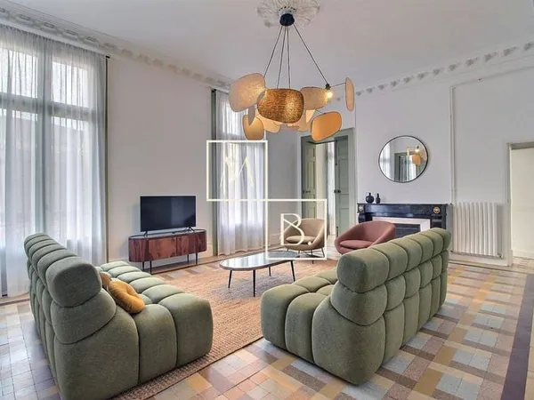 Appartement 5 pièces 202 m²