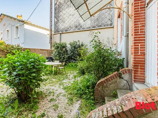 Appartement T3, dernier étage, copropriété bénévole avec jardin partagé