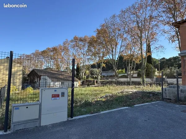 Terrain 617 m² Aigues-Vives