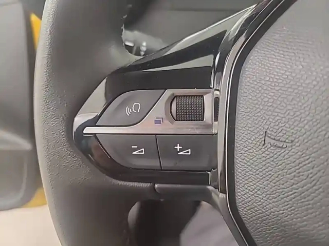 Peugeot 208 puretech 75 s&amp;s bvm5 — photo 28