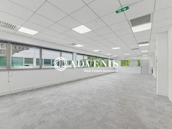 Bureau 250 m²