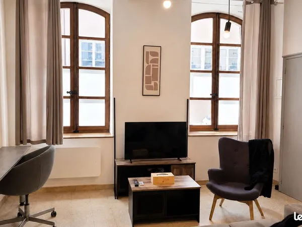 Studio meublé de charme & tout équipé — Style & Confort — Pont-Saint-Esprit