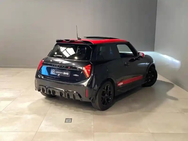 Mini Cooper 3 portes s 204ch jcw dkg7 — photo 7