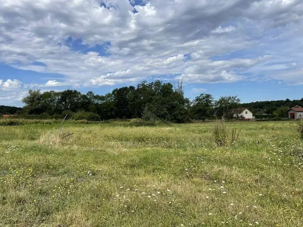 Terrain constructible 849 m²