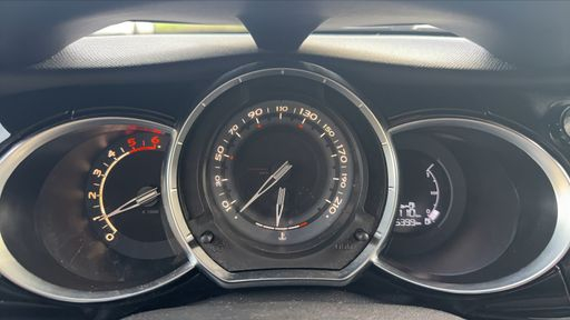 Citroen DS3 1.6 BlueHDi 120 - Sport Chic – 2015 – 125399 km – Diesel – Boîte Manuelle — photo 19
