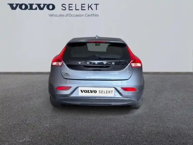 Volvo V40 t2 122ch momentum geartronic — photo 6