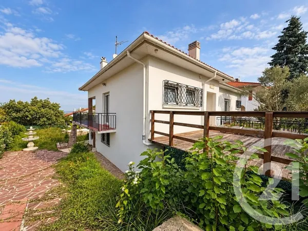 Maison 7 pièces 236 m²