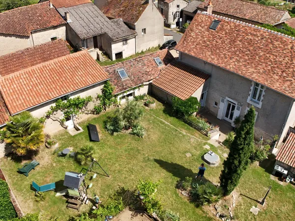 TERRAIN CLOS