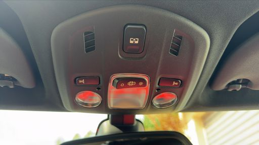 DS DS3 Cabriolet 1.2 PureTech 110 EAT6 - Ines De La Fressange – 2017 – 56442 km – Essence – Boîte Automatique — photo 14