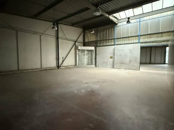LOCAL D'ACTIVITE 1455 m² SAINT PANTALEON DE LARCHE