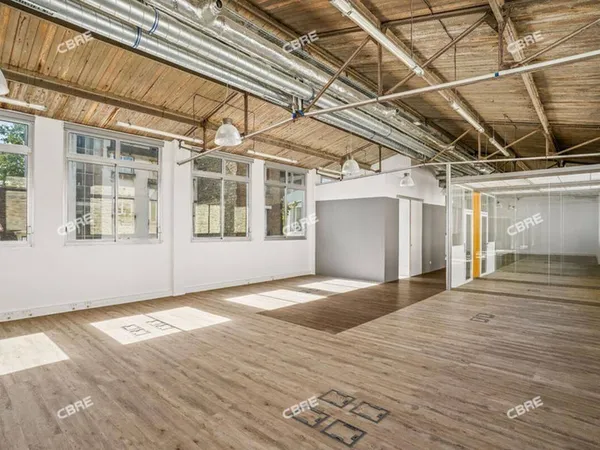 Bureau 217 m²