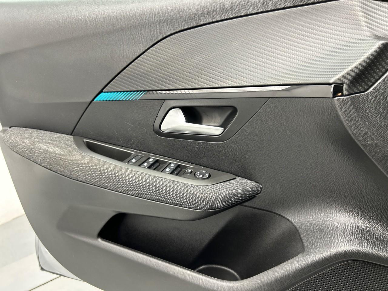 Peugeot 208 puretech 100 s&s bvm6 style — photo 30