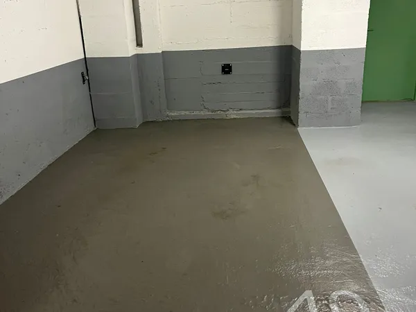 Loue parking 13m² Avenue de Taillebourg (Nation) 1er sous-sol