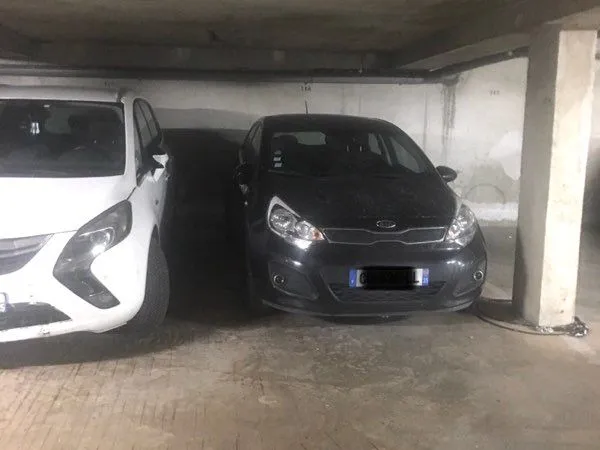 Place de parking sécurisé