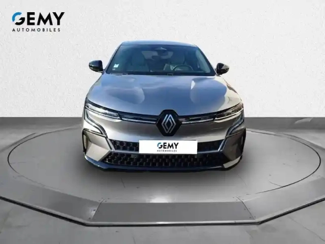 Renault Megane e-tech ev60 220 ch super charge — photo 2
