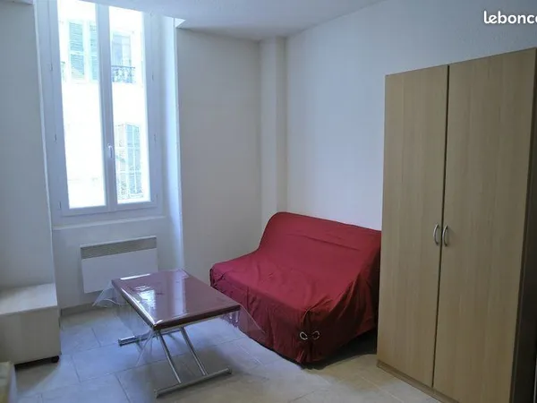 Particulier loue studio Castellane