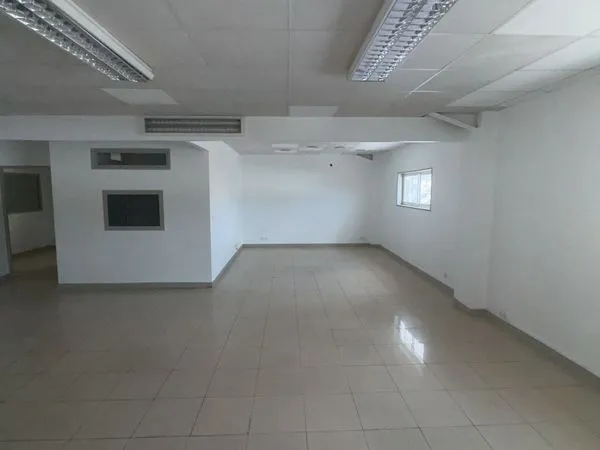 Local commercial 130 m2 Petit-Perou Abymes