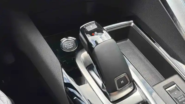 Peugeot 3008 puretech 130ch s&amp;s eat8 — photo 22