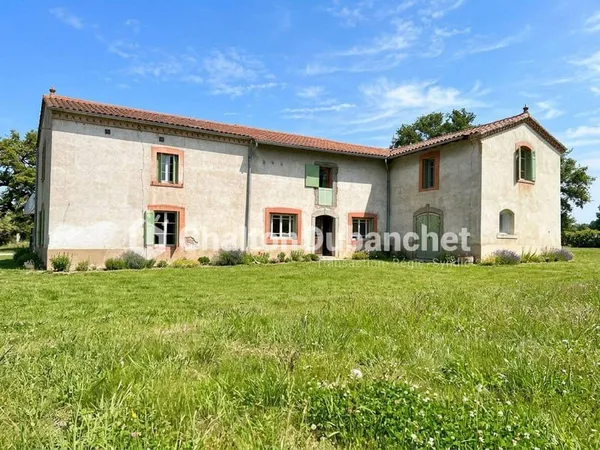 Maison 6 pièces 240 m²