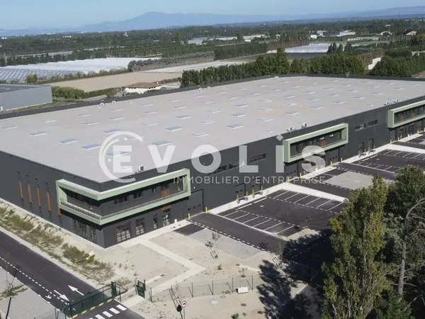 Locaux d'activité - A LOUER - 809 m² non divisibles