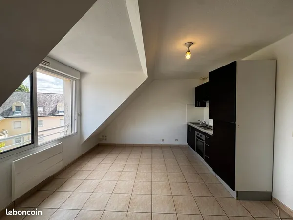 LOCATION VANNES - T2 lumineux 35 m² - Parking et cave
