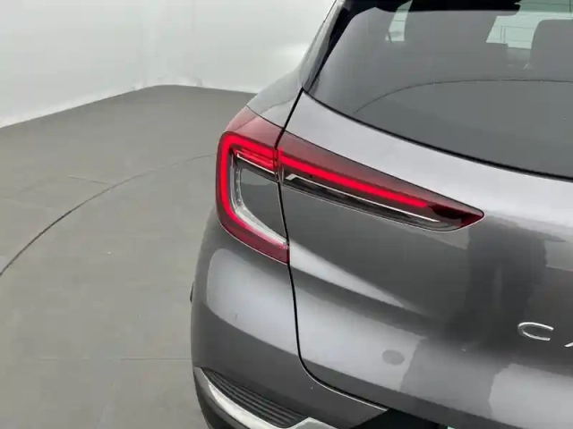 Renault Captur e-tech plug-in 160 - 21 — photo 17