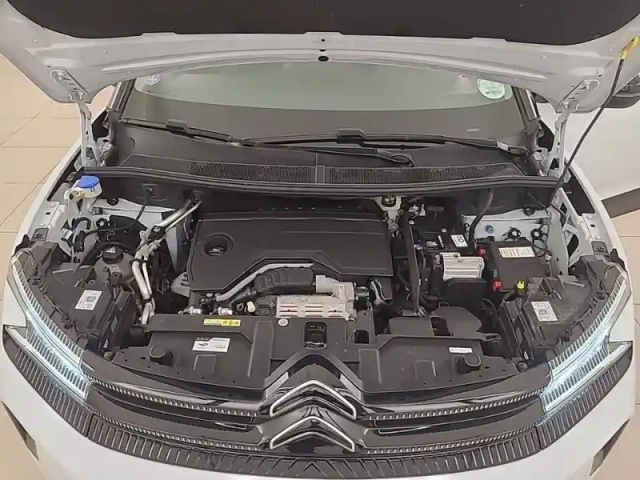 Citroën C5 Aircross hybride 136 e-dcs6 — photo 60