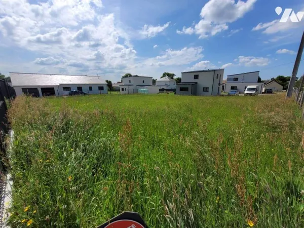 Terrain 708 m²